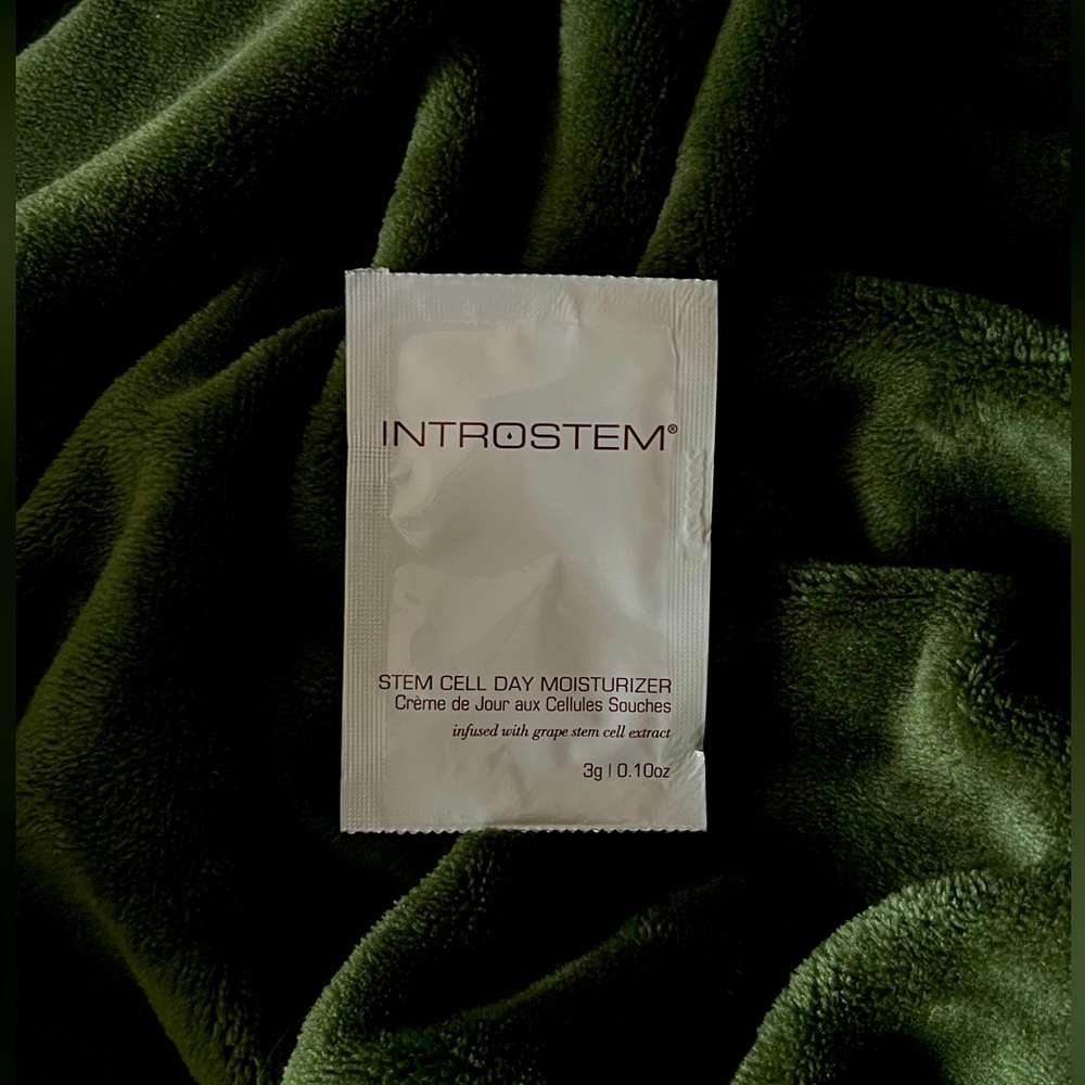 SAMPLE from Introstem stem cell day moisturizer